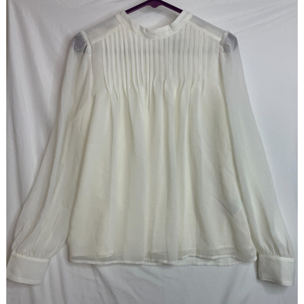NWT Banana Republic White Sheer Blouse. Perfect condition!